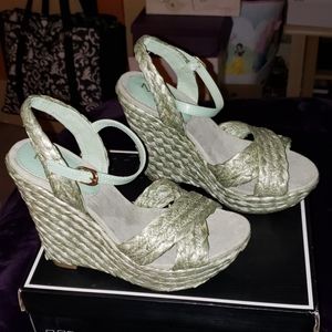 MIA Espadrilles Beautiful NIB